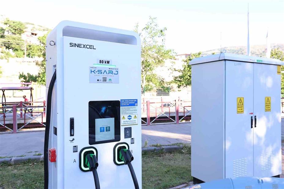 Başkan Büyükkılıç’tan Yahyalı’ya temiz enerji yatırımı: K-Şarj elektrikli araç şarj istasyonu açıldı