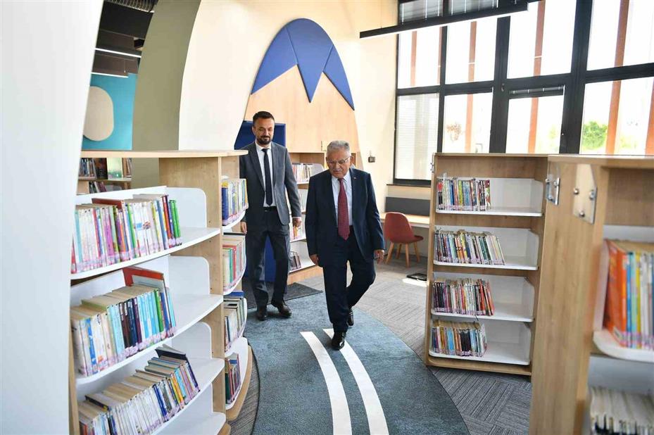 Başkan Büyükkılıç: "Takdire şayan kütüphanemizi Kayseri’mize sunmuş bulunuyoruz"