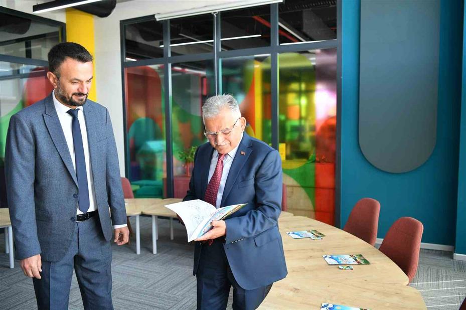 Başkan Büyükkılıç: "Takdire şayan kütüphanemizi Kayseri’mize sunmuş bulunuyoruz"
