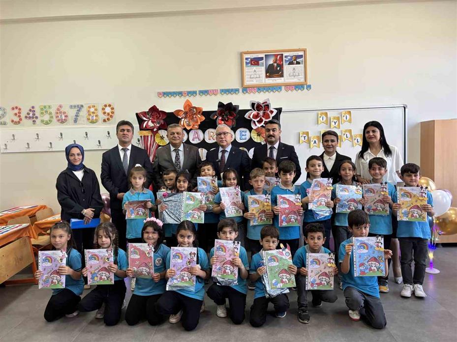 Sivas’ta 121 bin 211 öğrenci karne heyecanı yaşadı