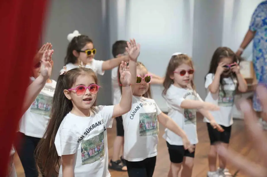 Tepebaşı miniklerinin mezuniyet sevindi