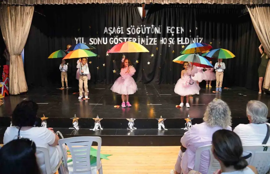 Tepebaşı miniklerinin mezuniyet sevindi