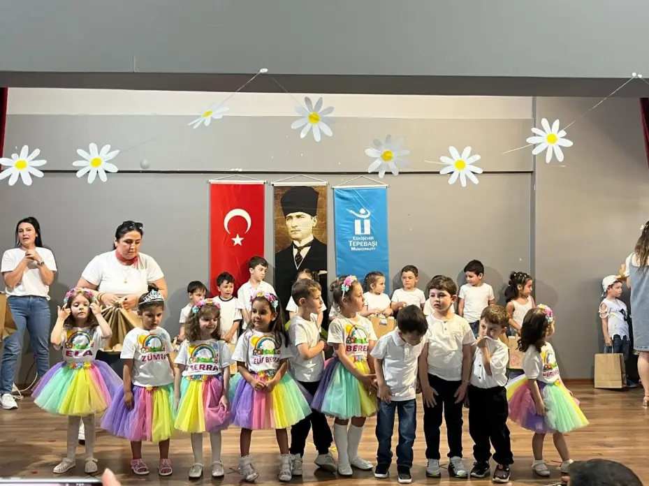 Tepebaşı miniklerinin mezuniyet sevindi