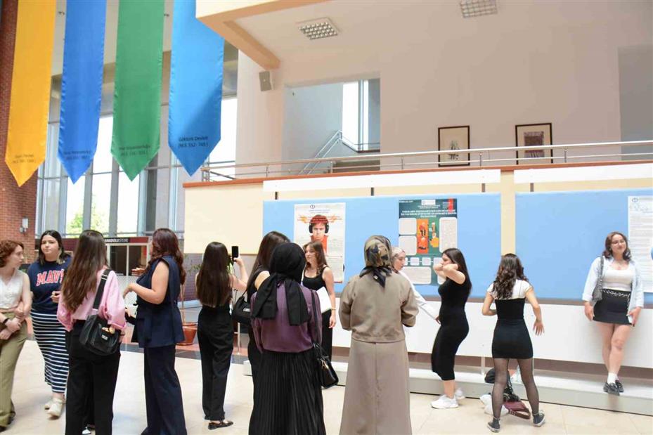 ’Sosyal Hizmet Uygulamalı Araştırma Poster Sunumları Etkinliği’ düzenlendi
