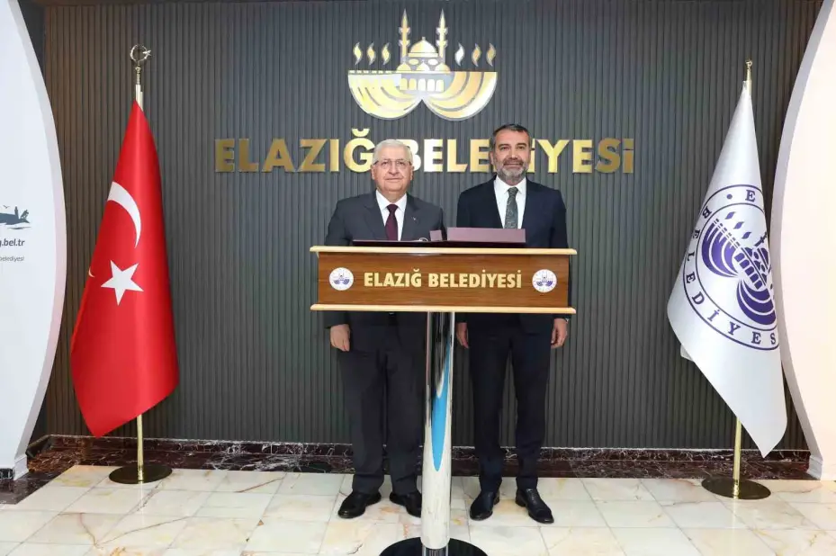 Bakan Güler 8’inci Kolordu Komutanlığında incelemelerde bulundu