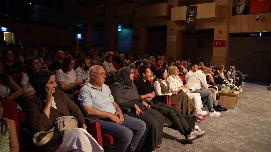 Niğde’de öğrencilerden İngilizce tiyatro