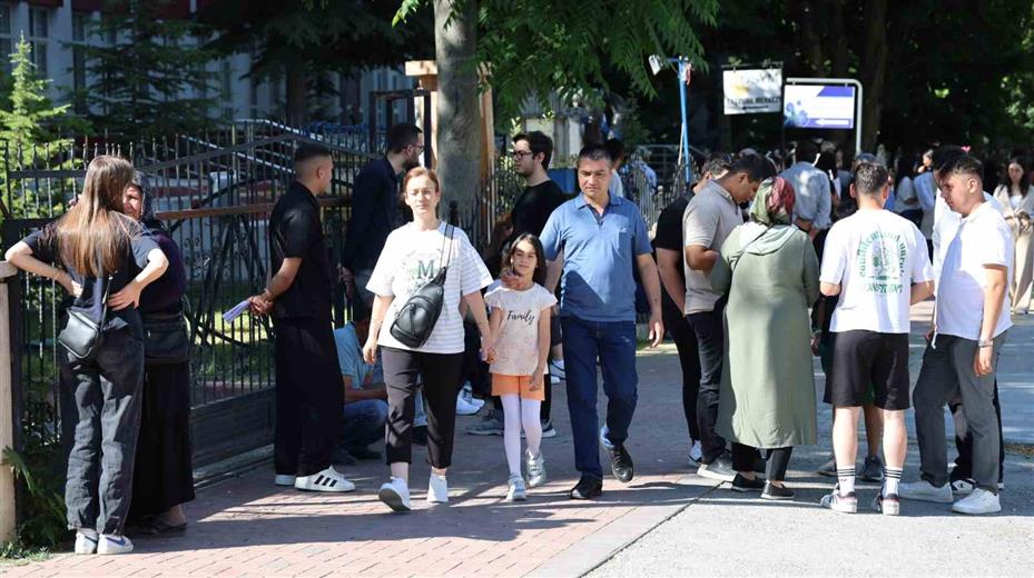 Bir dakika ile umutları ertelendi