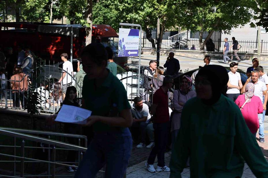 Bir dakika ile umutları ertelendi