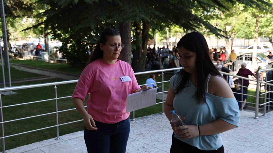 Bir dakika ile umutları ertelendi