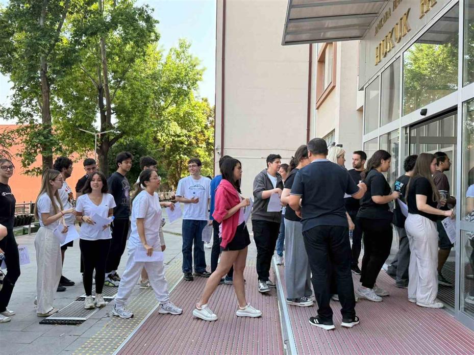 YKS’nin ilk oturumu TYT başladı