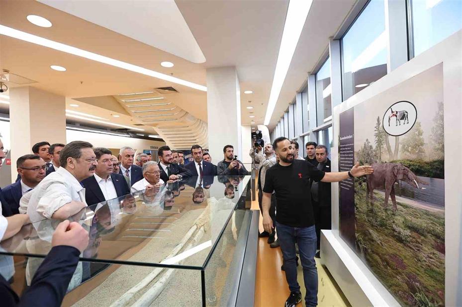 Büyükkılıç’tan Bakan Tunç’a, Kültepe Kaniş Karum ve 7,5 milyon yıllık fosillerin tanıtımı