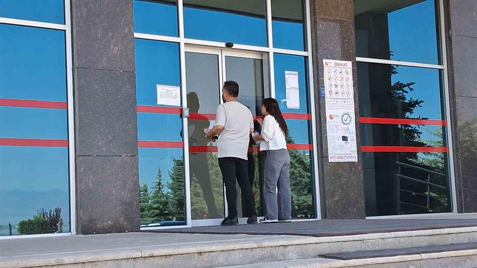 Karaman’da YKS’ye geç kalan adaylar sınava alınmadı
