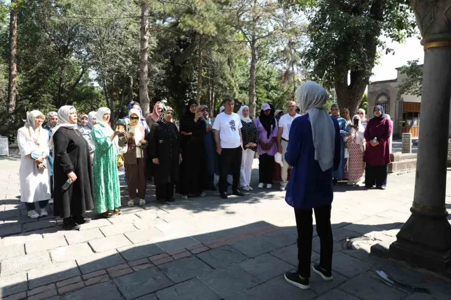 Büyükşehir KAYMEK’ten, 9 ülkeden gelen kursiyerlere Kayseri’yi tanıtan etkinlik
