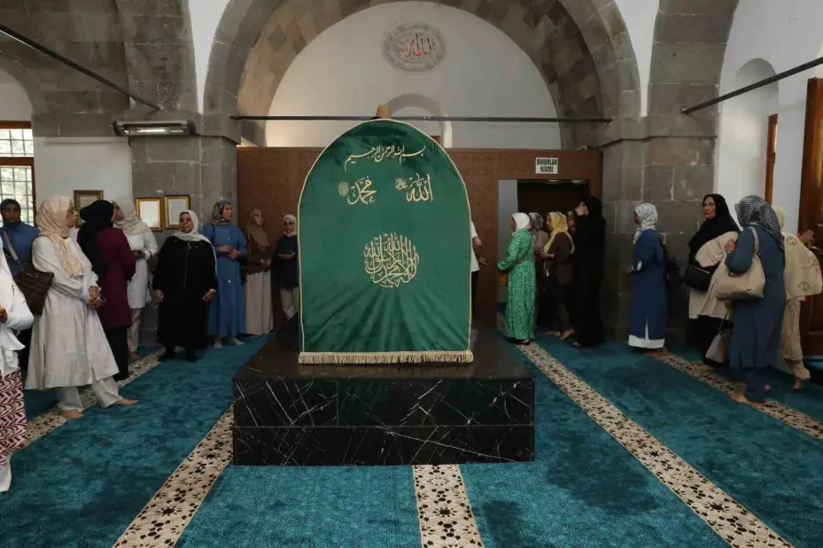 Büyükşehir KAYMEK’ten, 9 ülkeden gelen kursiyerlere Kayseri’yi tanıtan etkinlik