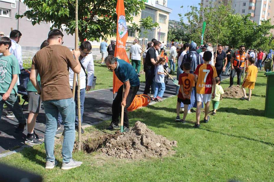 Kayserili hekimler, Gazzeli çocuklar için fidan dikti