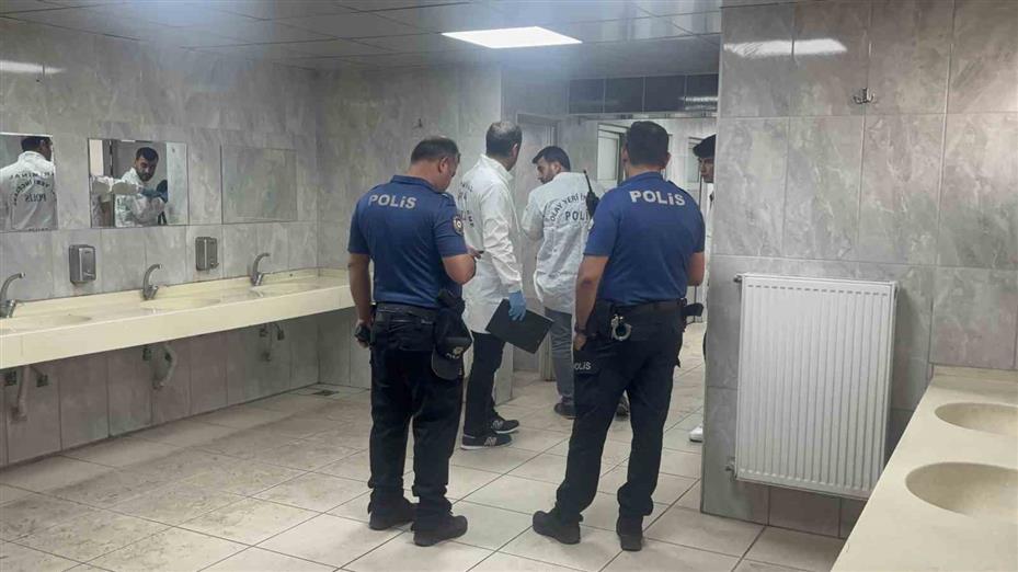 Camide baygın bulundu, hastanede hayatını kaybetti