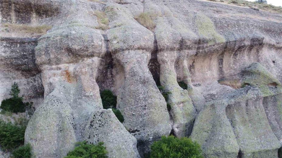 Yozgat’ta Peri Bacası benzeri doğal oluşumlar doğaseverlerin ilgisini çekiyor