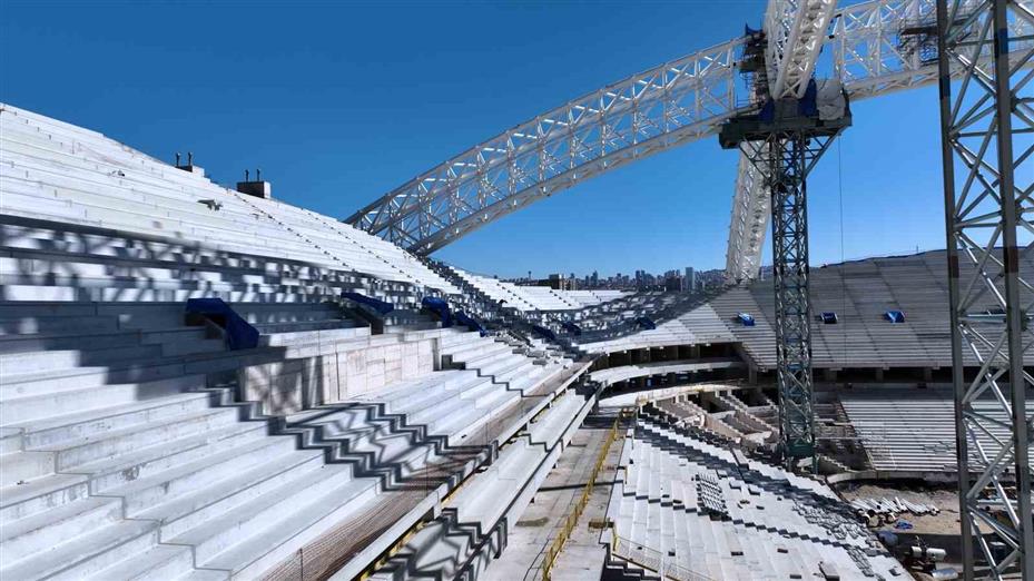 İki bakandan ’19 Mayıs Stadyumu’ paylaşımı