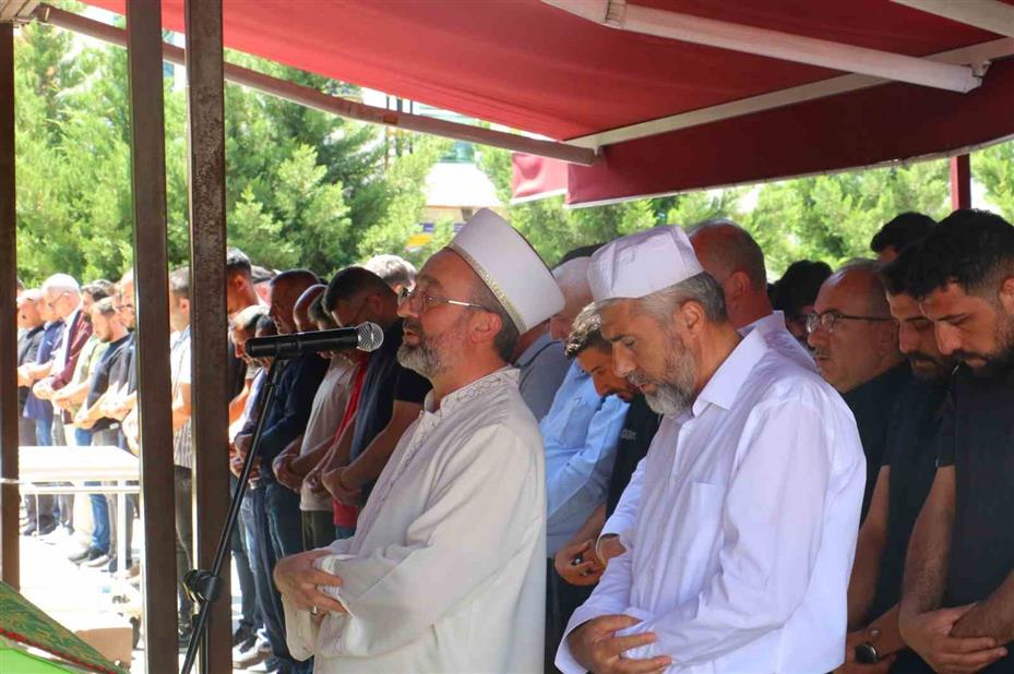 Ankara’da fabrikadaki azot gazı sızıntısından zehirlenen 2 işçi defnedildi