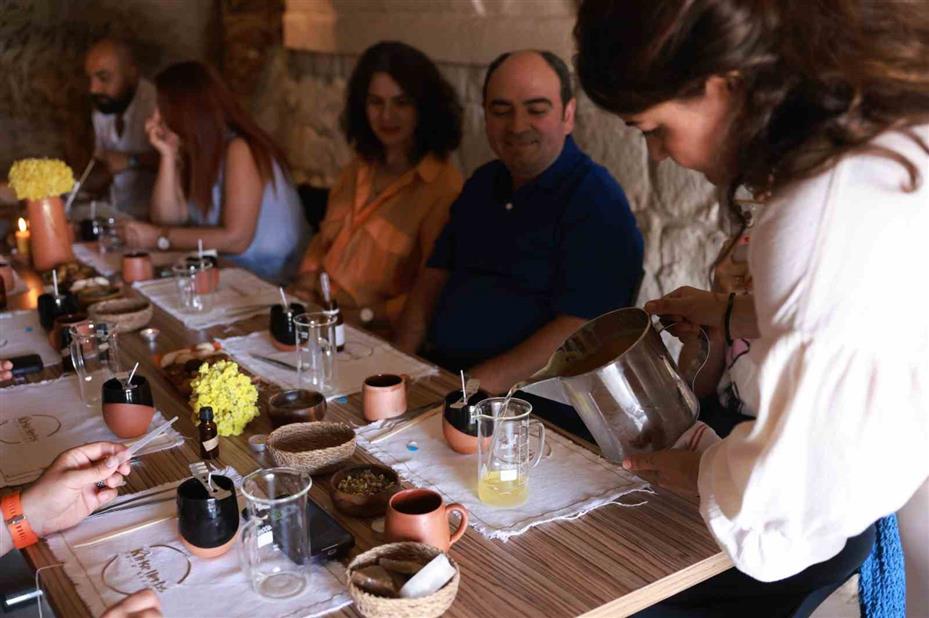 Kayaşehir’de doğal mum atölyesi