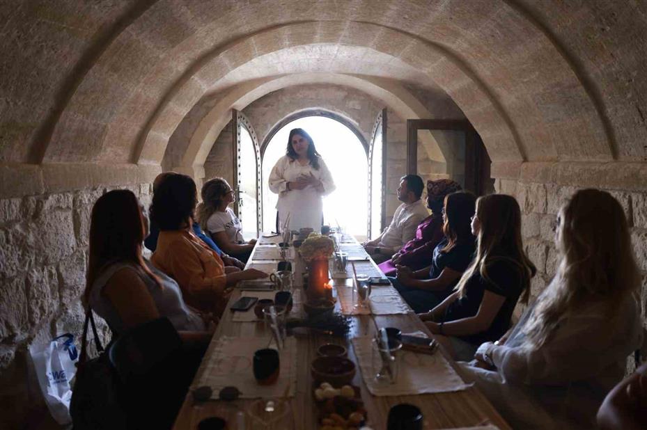 Kayaşehir’de doğal mum atölyesi