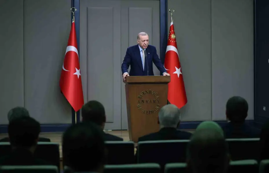 Cumhurbaşkanı Erdoğan: "(İsrail İran savaşına ilişkin)Taraflar arasında ateşkes sağlanmasına dair mutabakata ulaşıldığı haberini memnuniyetle karşılıyoruz"