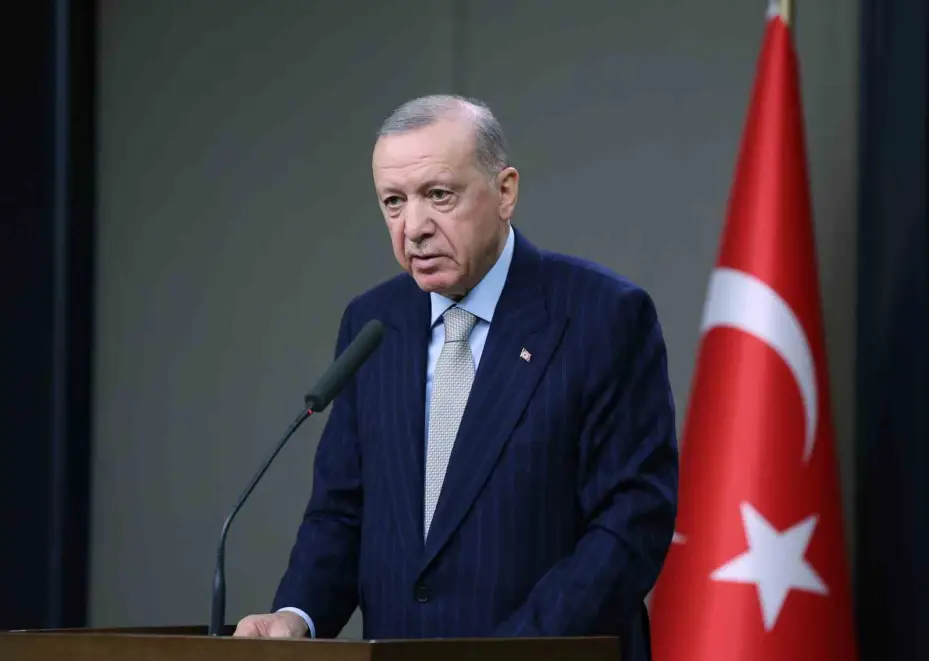 Cumhurbaşkanı Erdoğan: "(İsrail İran savaşına ilişkin)Taraflar arasında ateşkes sağlanmasına dair mutabakata ulaşıldığı haberini memnuniyetle karşılıyoruz"