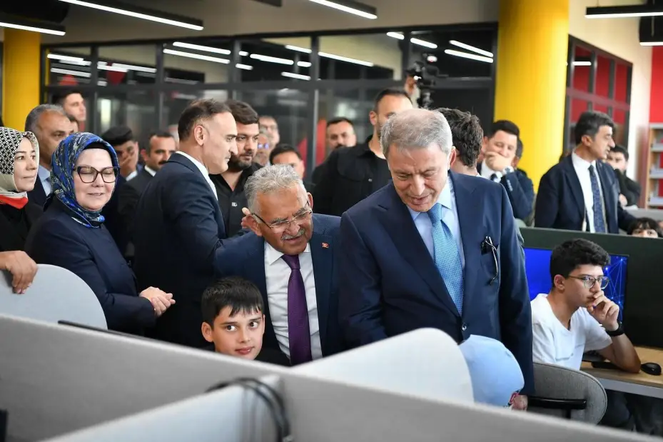 Bakan Ersoy: "Kayseri’miz tarih boyunca ilim ve irfanın merkezi olmuş, sayısız âlim ve düşünür yetiştirmiş bir şehrimizdir"