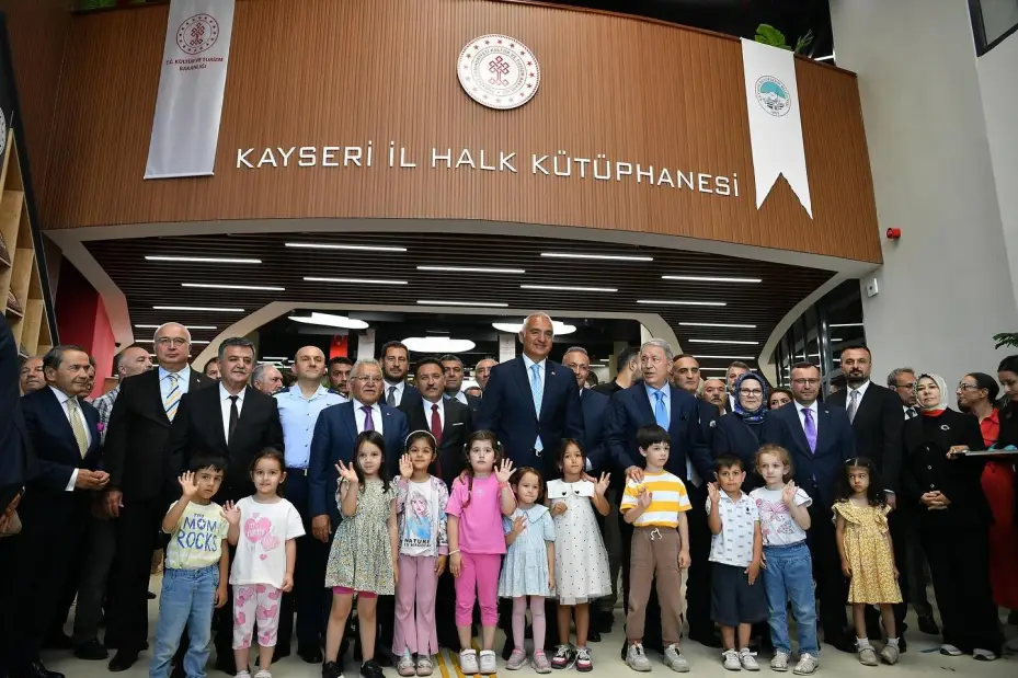 Bakan Ersoy: "Kayseri’miz tarih boyunca ilim ve irfanın merkezi olmuş, sayısız âlim ve düşünür yetiştirmiş bir şehrimizdir"