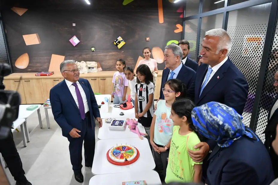 Bakan Ersoy: "Kayseri’miz tarih boyunca ilim ve irfanın merkezi olmuş, sayısız âlim ve düşünür yetiştirmiş bir şehrimizdir"