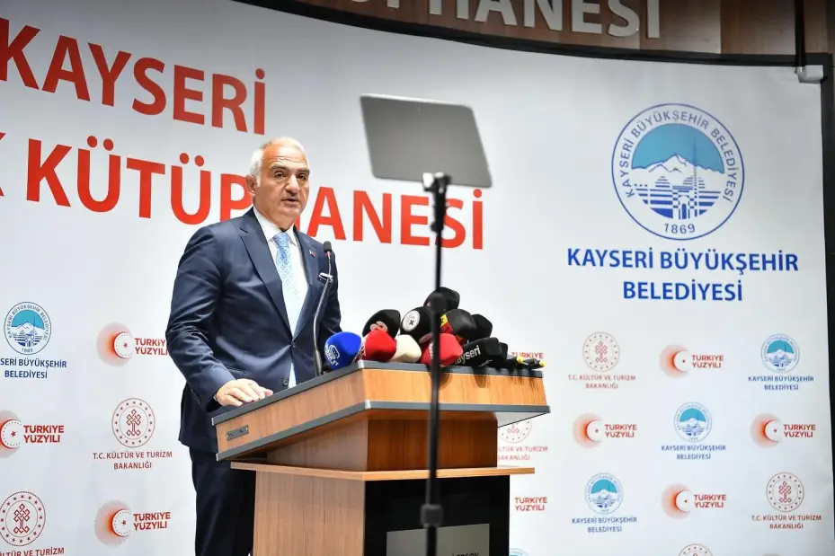 Bakan Ersoy: "Kayseri’miz tarih boyunca ilim ve irfanın merkezi olmuş, sayısız âlim ve düşünür yetiştirmiş bir şehrimizdir"