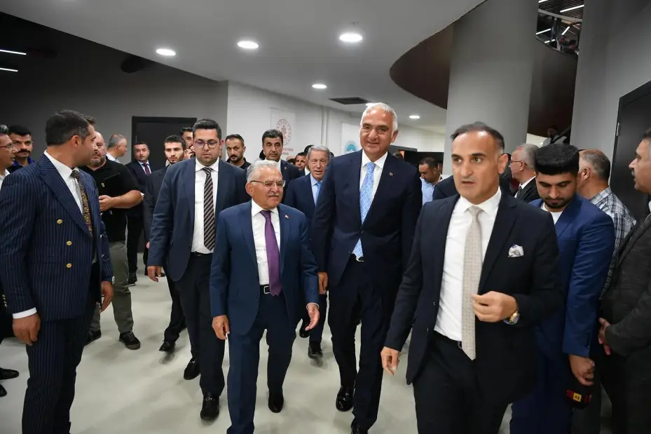 Bakan Ersoy: "Kayseri’miz tarih boyunca ilim ve irfanın merkezi olmuş, sayısız âlim ve düşünür yetiştirmiş bir şehrimizdir"