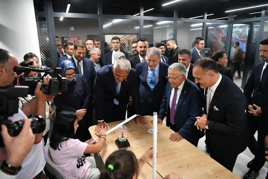 Bakan Ersoy: "Kayseri’miz tarih boyunca ilim ve irfanın merkezi olmuş, sayısız âlim ve düşünür yetiştirmiş bir şehrimizdir"