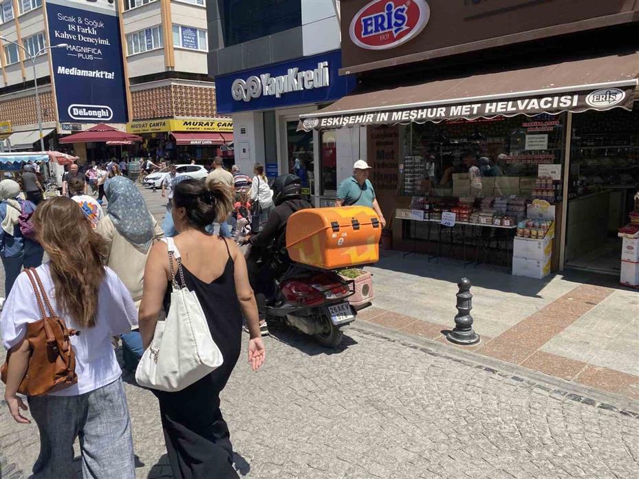 Motosikletler için kural yok gibi