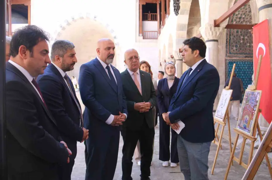 ‘Selçuklu Mimarisi Nasıl Okunur’ sergisi Selçuklu mirası Gök Medrese’de açıldı