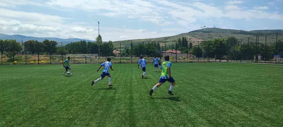 Akkışla’da ücretsiz futbol kursu