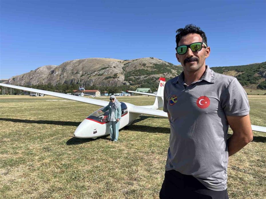 83 yaşındaki kadının huzurevinde kurduğu "uçma" hayali kokpitte 700 metreye çıkarak gerçek oldu