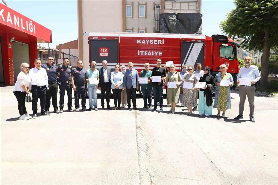 Büyükşehirin ‘Afet’ odaklı kurslarında katılım belgeleri sahiplerini buldu