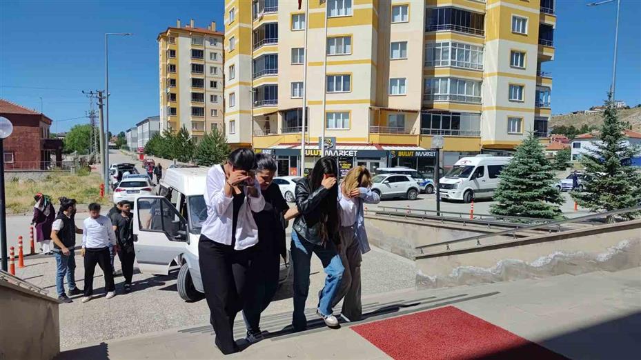 Sivas’ta 1 kilo 360 gram uyuşturucu ele geçirildi: 8 gözaltı