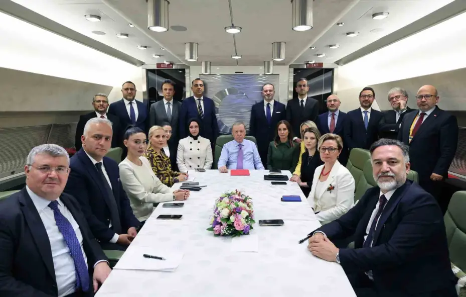 Cumhurbaşkanı Erdoğan: "Biz F-35’lerden de vazgeçmiş değiliz. Projeye dönüş ile ilgili niyetimizi muhataplarımızla görüşüyoruz"