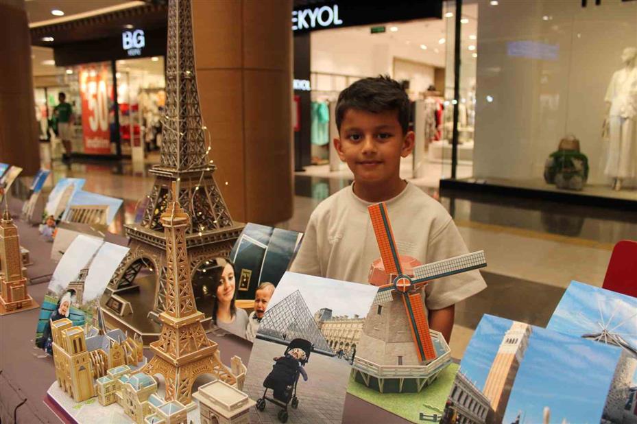 7 yaşındaki küçük sanatçı, gezdiği yerlerin maketlerini yaptı