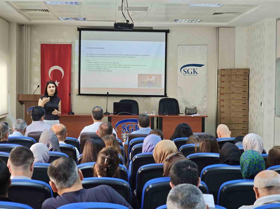 Niğde SGK personeline iş sağlığı ve güvenliği eğitimi verildi