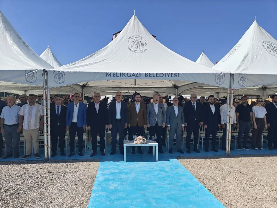 Melikgazi’de 72 daire ve 13 dükkanın temeli atıldı