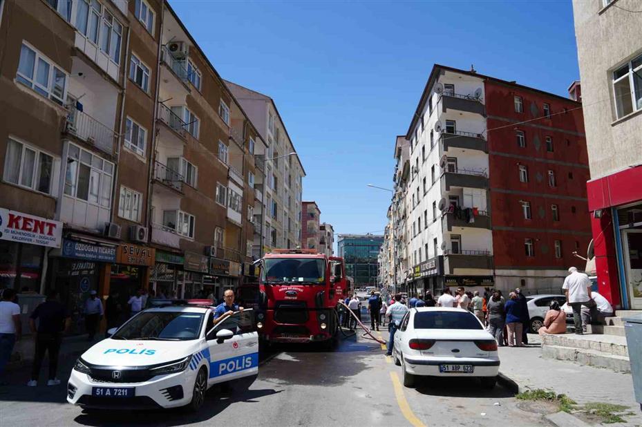 Niğde’de bacadan çıkan yangın korkuttu