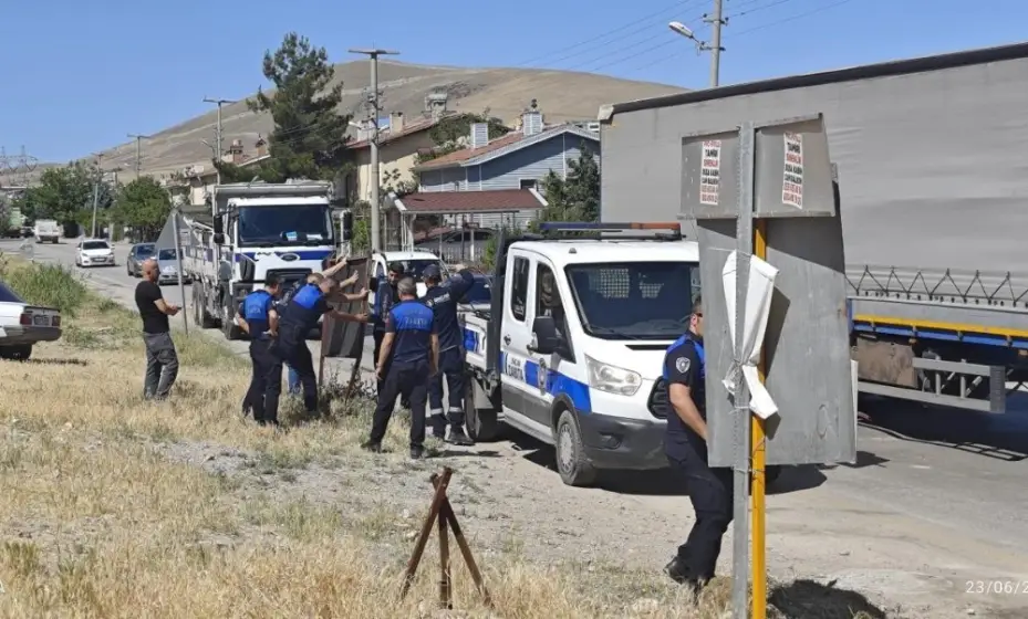 Sincan Belediyesi’nden kent estetiği için mücadele
