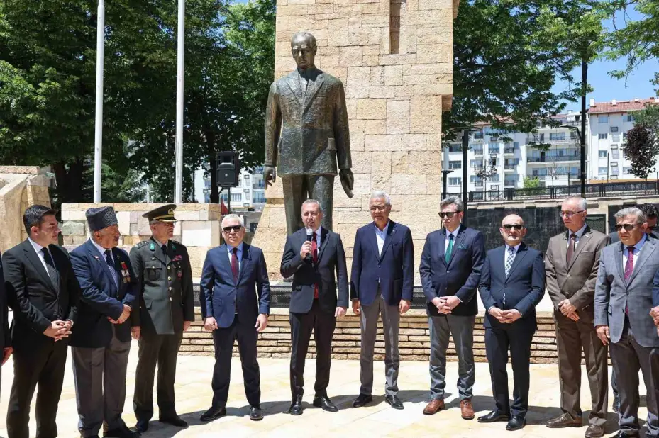 Atatürk Anıtı’nın çevre düzenlemesi tamamlandı