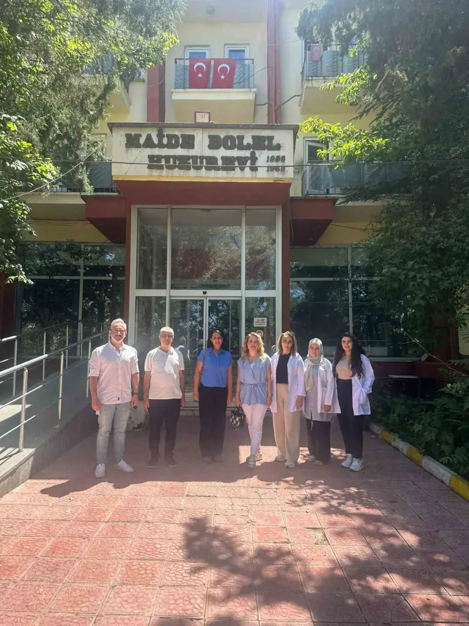 80 yaş üstü ve yatağa bağımlı bireyler için e-rapor süreci huzurevlerinde anlatıldı
