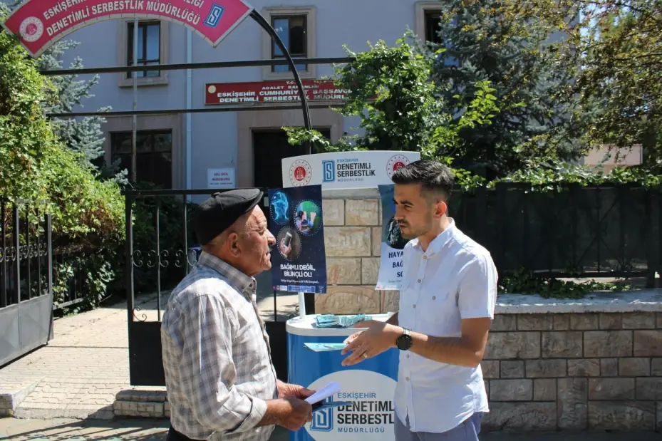 Vatandaşlar uyuşturucu kullanımı ve kaçakçılığıyla mücadeleyle ilgili bilgilendirildi