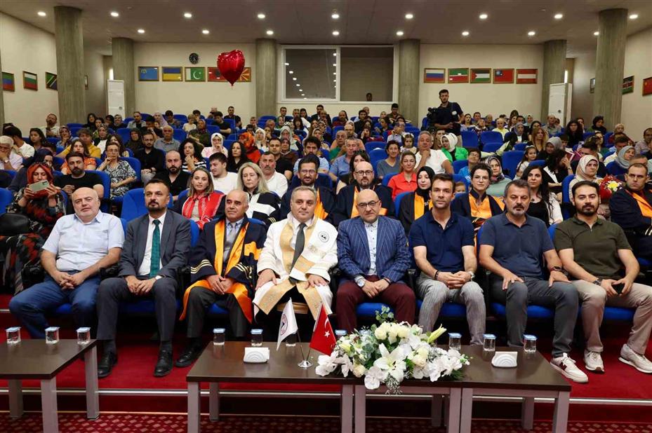 ERÜ Turizm Fakültesi 16. dönem mezunlarını verdi