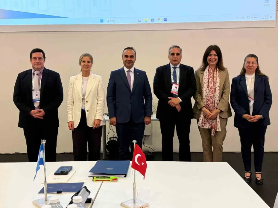 Bakan Kacır: "Antarktika’da kalıcı Türk Bilim Üssü kuracağız"